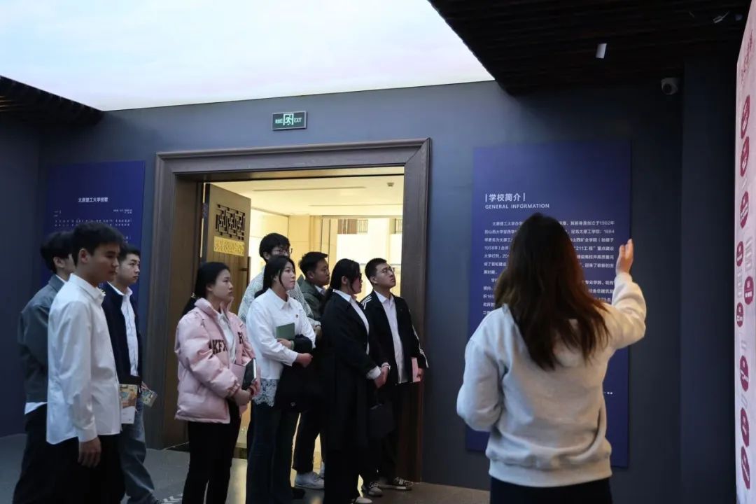 60cb015efe03d514e7c29862a705539.jpg